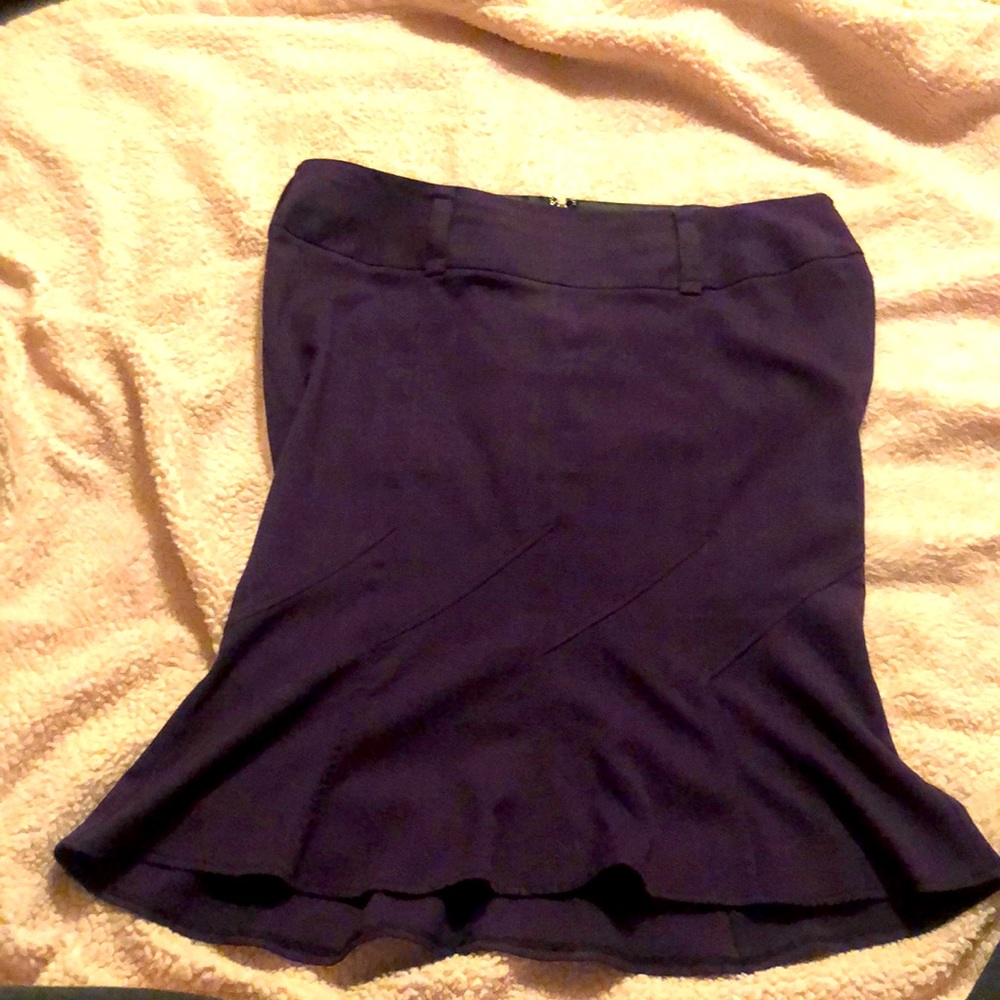Ladies ruffle hem size 12 back zip pencil skirt